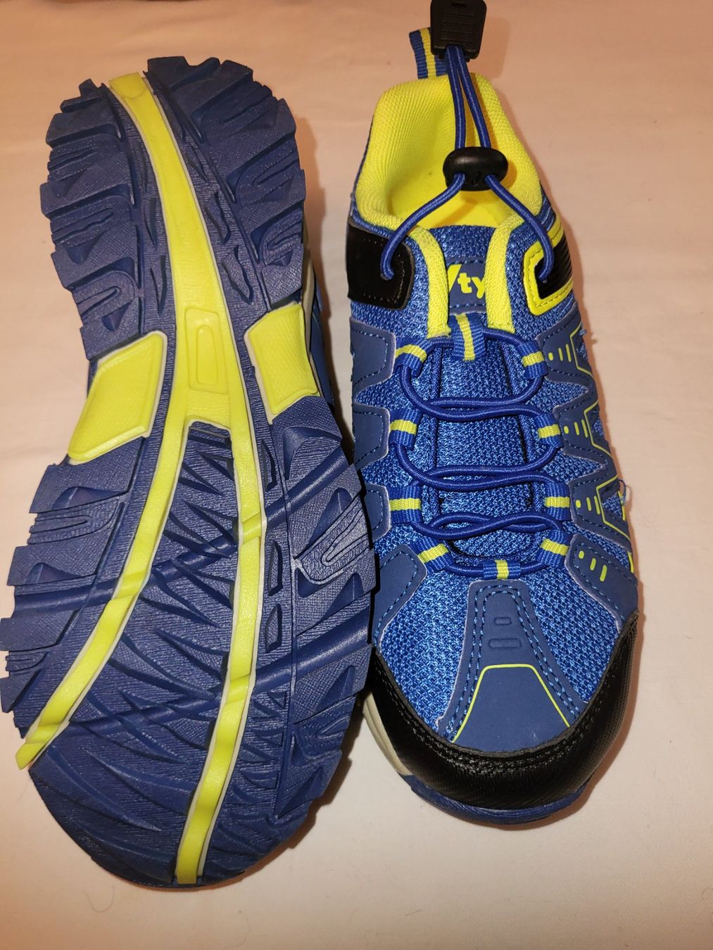 Herrenschuhe: Blaugelbe Sneakers von Vty, Grösse 34 – Neu (gemäss Beschreibung) aus Guggisberg von Aegertenlehn 2