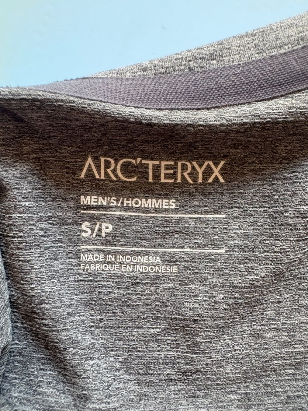 Arcteryx T-shirt: Arc’teryx T-Shirt Gr. S - Hellgrau – Usato da Zürich venduto da sarinadotcom 2