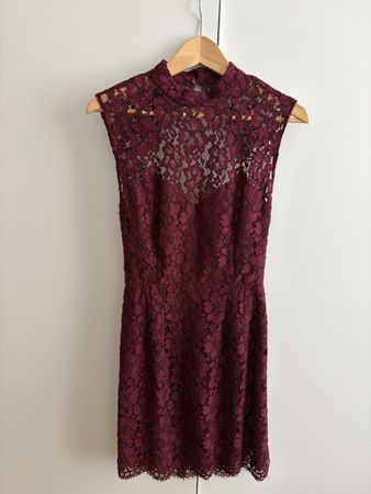 Sandro Paris Kleid Spitze bordeaux Grösse 1 sehr gut