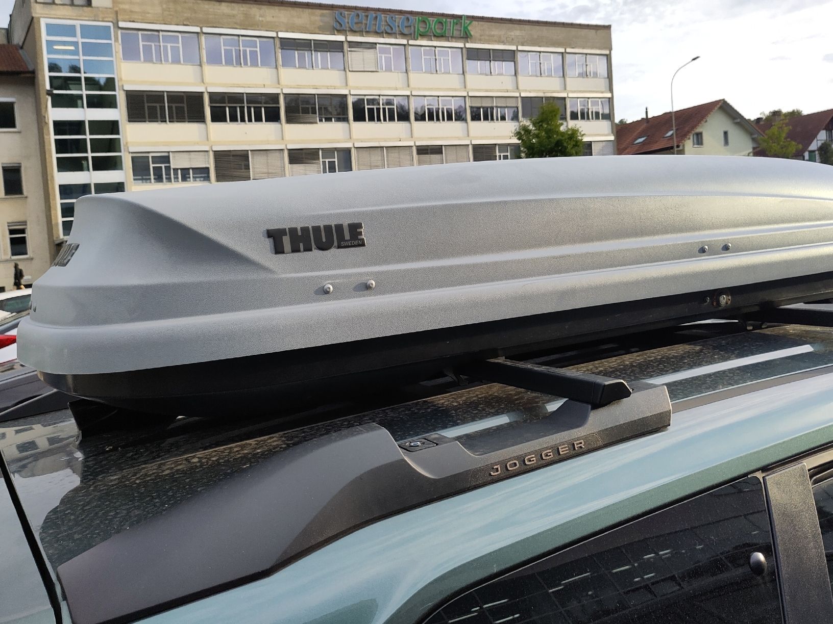 Thule Dachboxen: Grosse Dachbox Thule  – Gebraucht aus Fribourg von Dennu