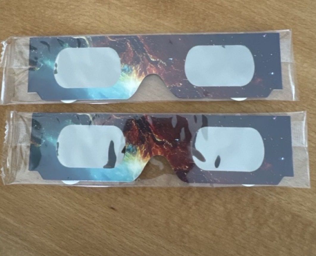 Lunettes & Verres: 2 Sonnenfinsternis BrillenSolar Eclipse Glasses – Neuf avec emballage d'origine à Würenlos par pet_h2jk 2