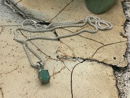 Collier mit Anhänger Smaragd, Sterlingsilber
