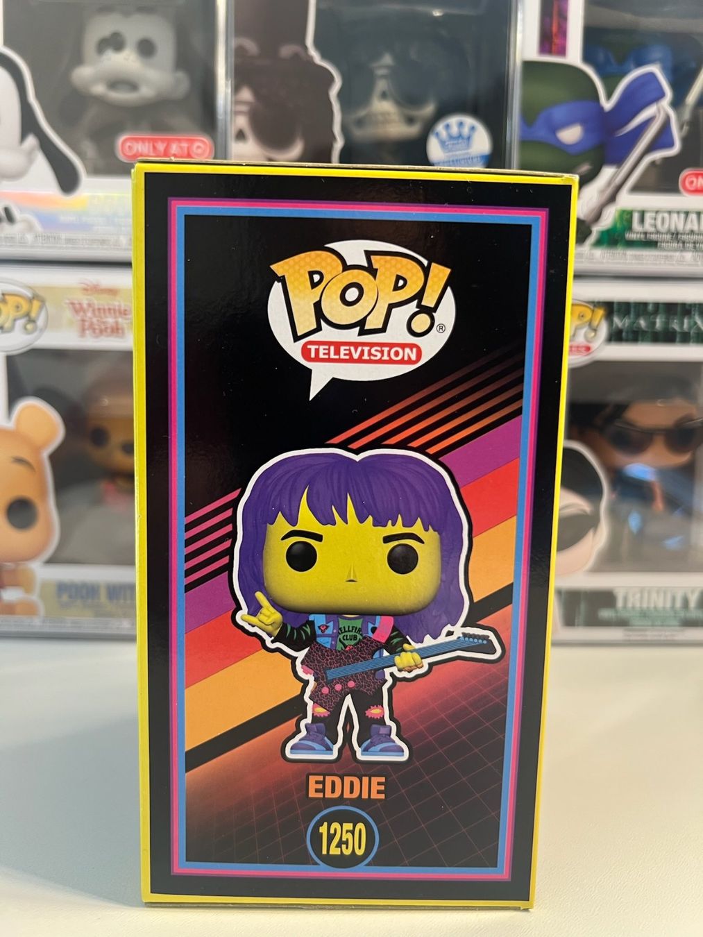 Funko Statuette: Funko POP! Stranger Things Blacklight Eddie with Guitar Lim. – Nuovo e nell'imballaggio originale da Le Mouret venduto da perfectbijou 1