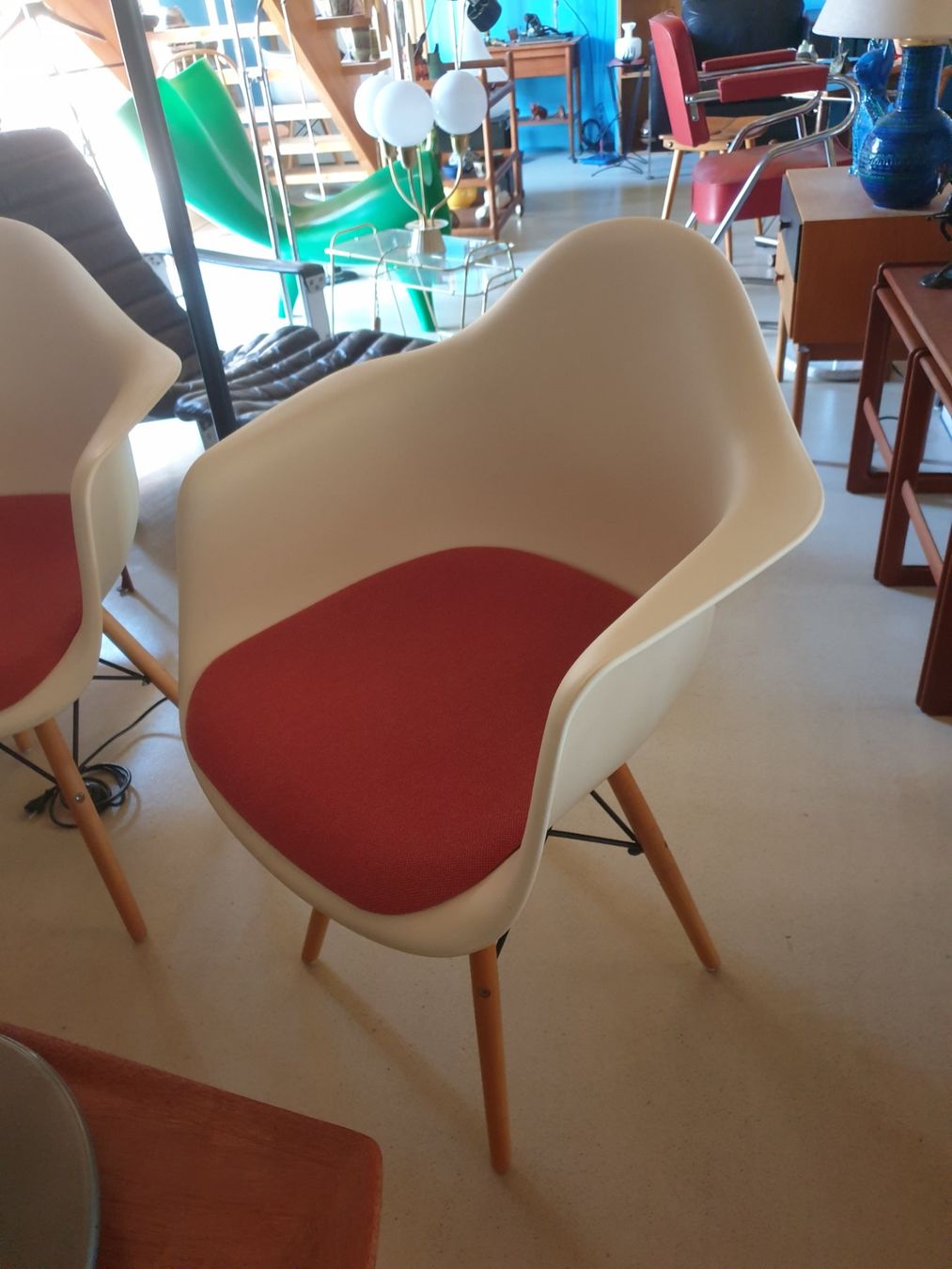 Vitra Sedie: 4 Vitra Plastic Eames Chair – Usato da rebstein venduto da spacy73 5