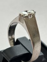 Ring mit 2 Diamanten, 750er Weissgold,