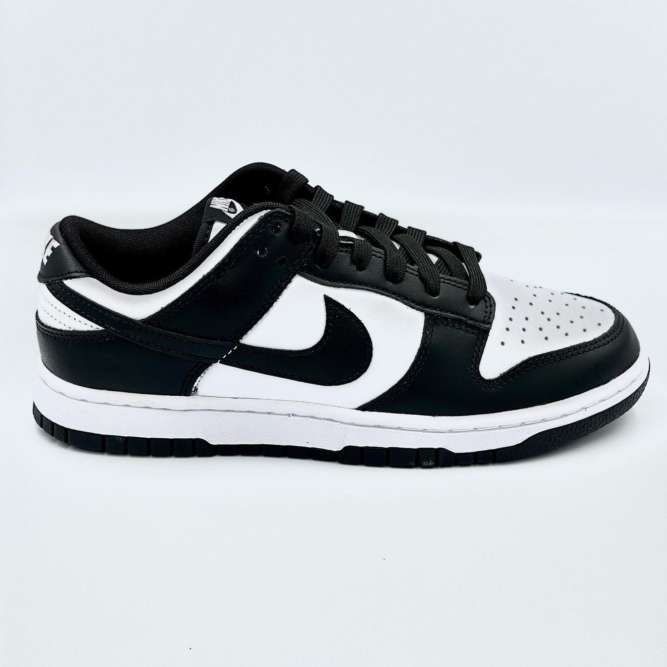 Nike Scarpe da donna: Nike Dunk Low Black White EU 37.5 – Nuovo e nell'imballaggio originale da Erlinsbach venduto da sasneakers 1