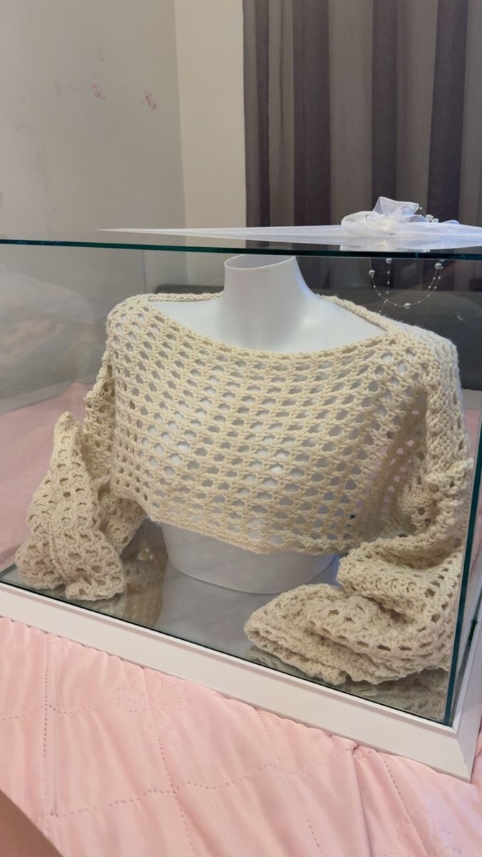 Top: Gehäkelter Pullover Creme Grösse XL – Nuovo (secondo la descrizione) da Buchs AG venduto da era_5wsj