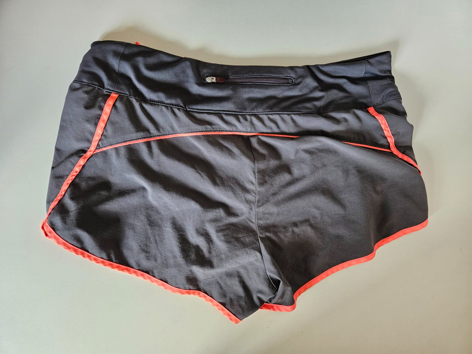 Pantaloni: Kurze Sporthose Gr.36 grau – Usato da Schaffhausen venduto da sabrina915 5