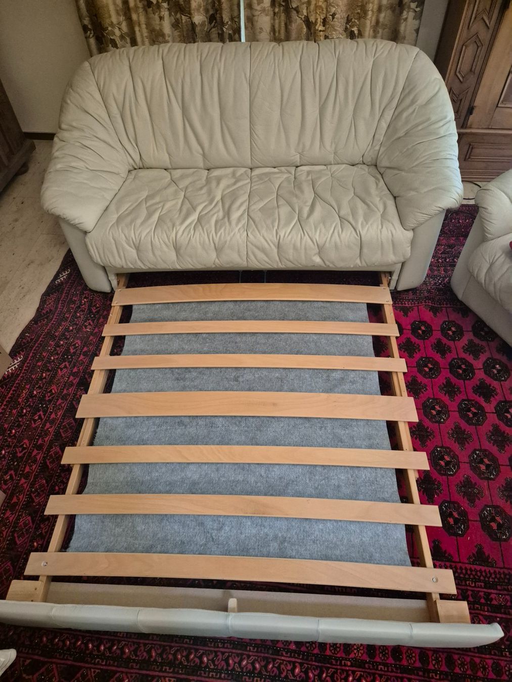 Pfister Divani: Hellbeiges Leder Bettsofa Ascona mit Fauteuil und Dreiersofa – Usato da Steinach venduto da ACMO32O 1