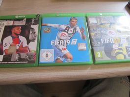 XBOX one 2 x und 1 XBOX Fifa 17-19 und 2021 Spiele 3 Stück