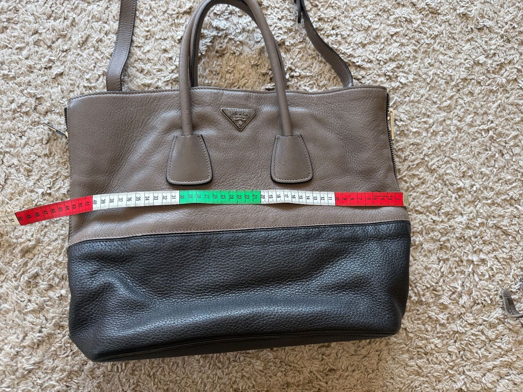 Prada Borse da donna: Prada Original Leather Tote Bag (Model Vitello) – Usato da Maloja venduto da mags413 3
