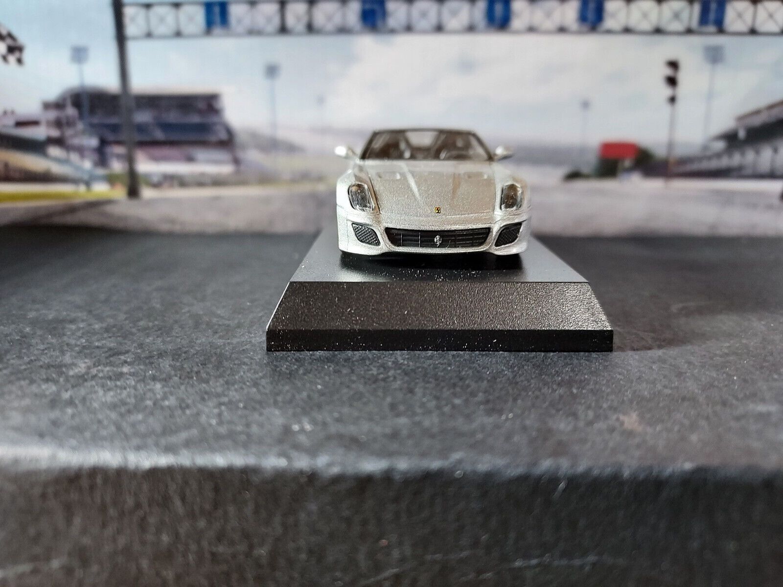 Ferrari Modellini d'auto: Ferrari SA Aperta 1/64 no Mini GT – Nuovo (secondo la descrizione) da Wohlen AG venduto da PrivatSammlung 1