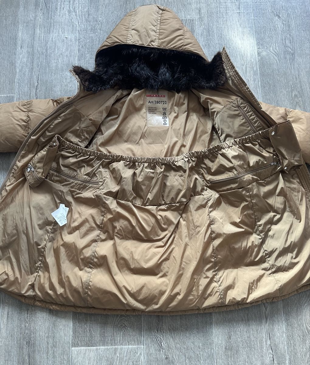 Prada Vestes: Prada Jacke  – D'occasion à Pfäffikon ZH par Nataliia. 2