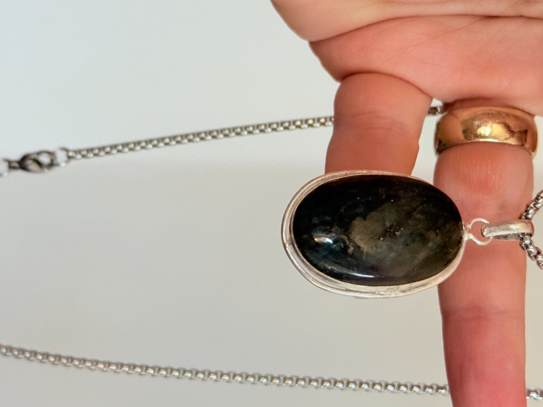 Catenine: Collier vintage avec pendentif pierre Labradorite – Nuovo e nell'imballaggio originale da Genève venduto da AWWA 4