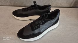 Sneakers en cuir noir , pointure 41