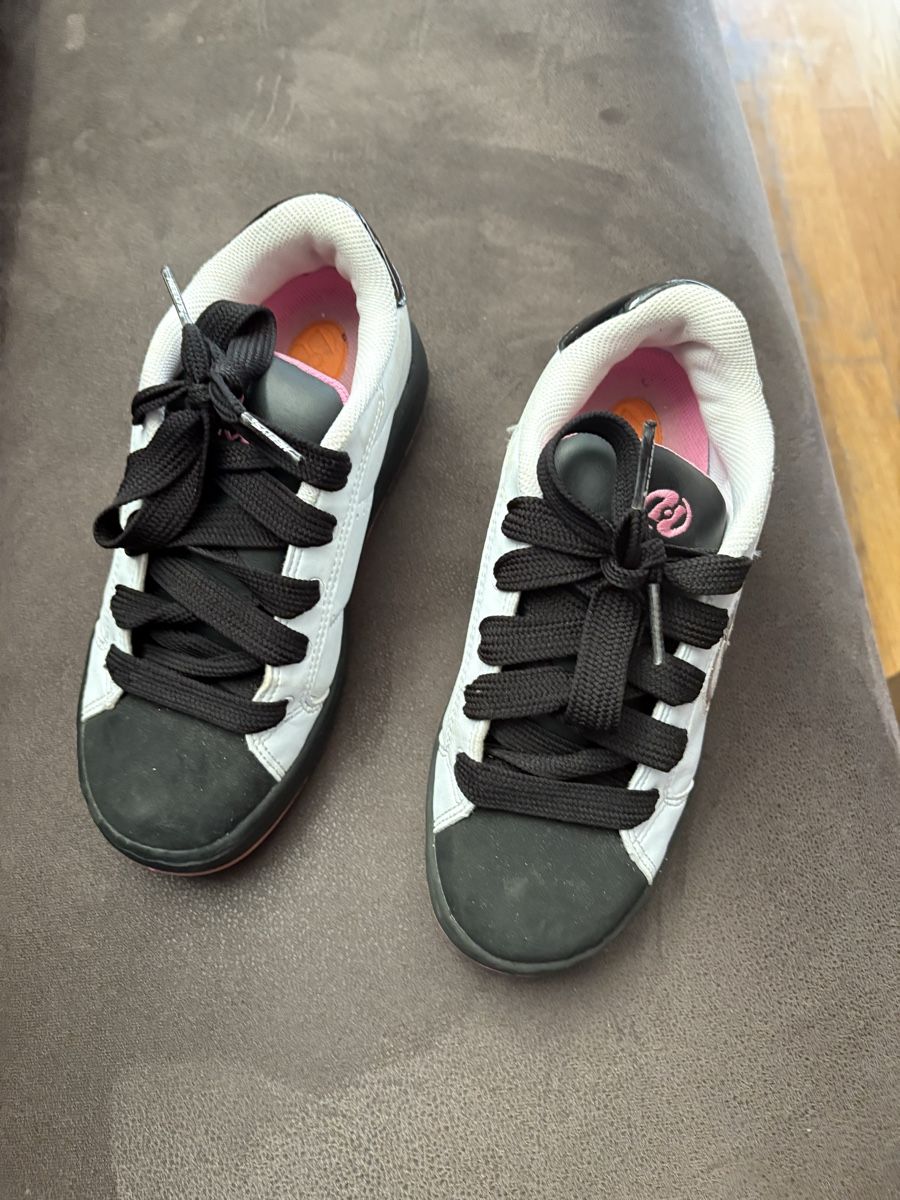 Pattini in linea & Pattini a rotelle: Heelys Schuhe mit Rollen, Grösse 36.5 – Usato da Beromünster venduto da msklef
