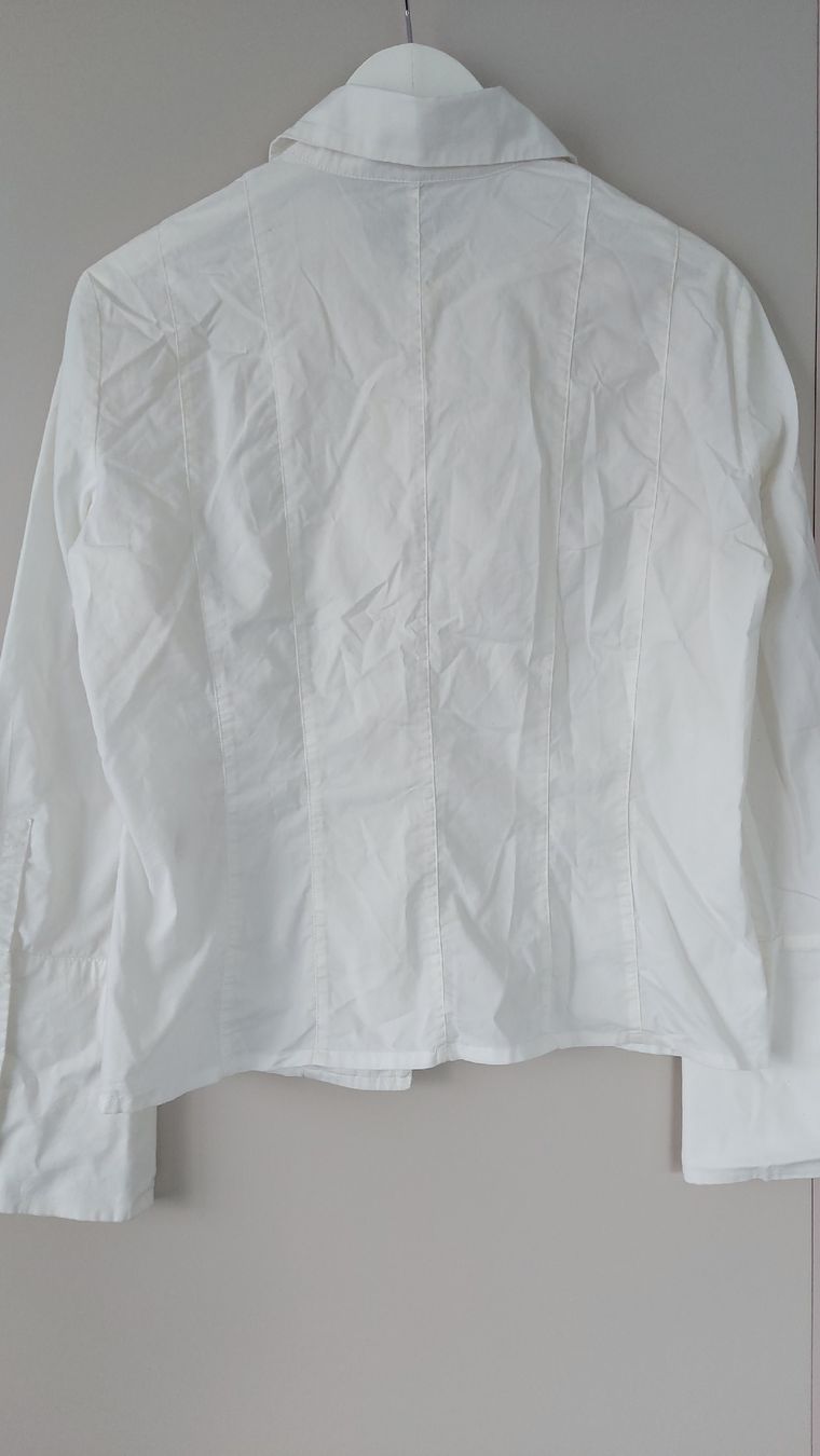 Camicette: Weisse Bluse von Bandolera mit spezieller Knopfleiste, Gr.42 – Usato da Pfäffikon ZH venduto da siae 5