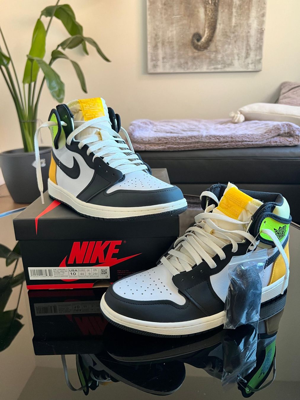 Jordan Herrenschuhe: Air Jordan high, black-volt Gr. 44 – Neu und originalverpackt aus Winterthur von Linda1203 2