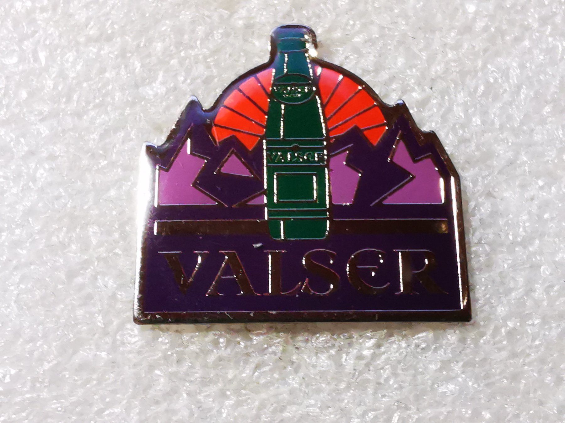 Placchette & Badge: Ansteckpin 110: Valser – Usato da Oppligen venduto da Pin-Fall-Shop