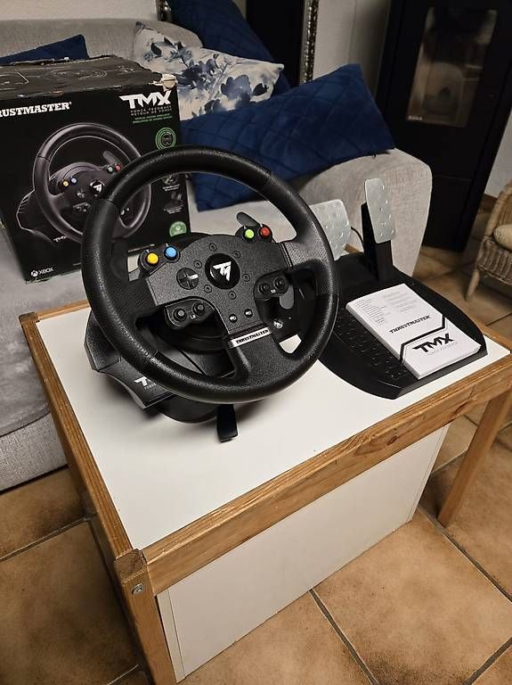 Thrustmaster Controller: Volant Thrustmaster TMX pour Xbox ou pc pédale défectueux – Usato da Poliez-le-Grand venduto da Lea_2wl5 3