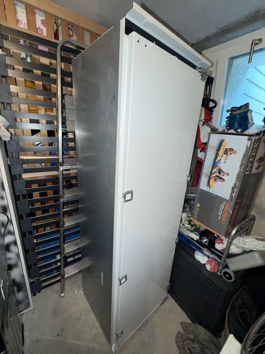 Frigoriferi: Einen Monat lang benutzter Electrolux-Kühlschrank – Nuovo (secondo la descrizione) da Zürich venduto da ale_ylv6 9
