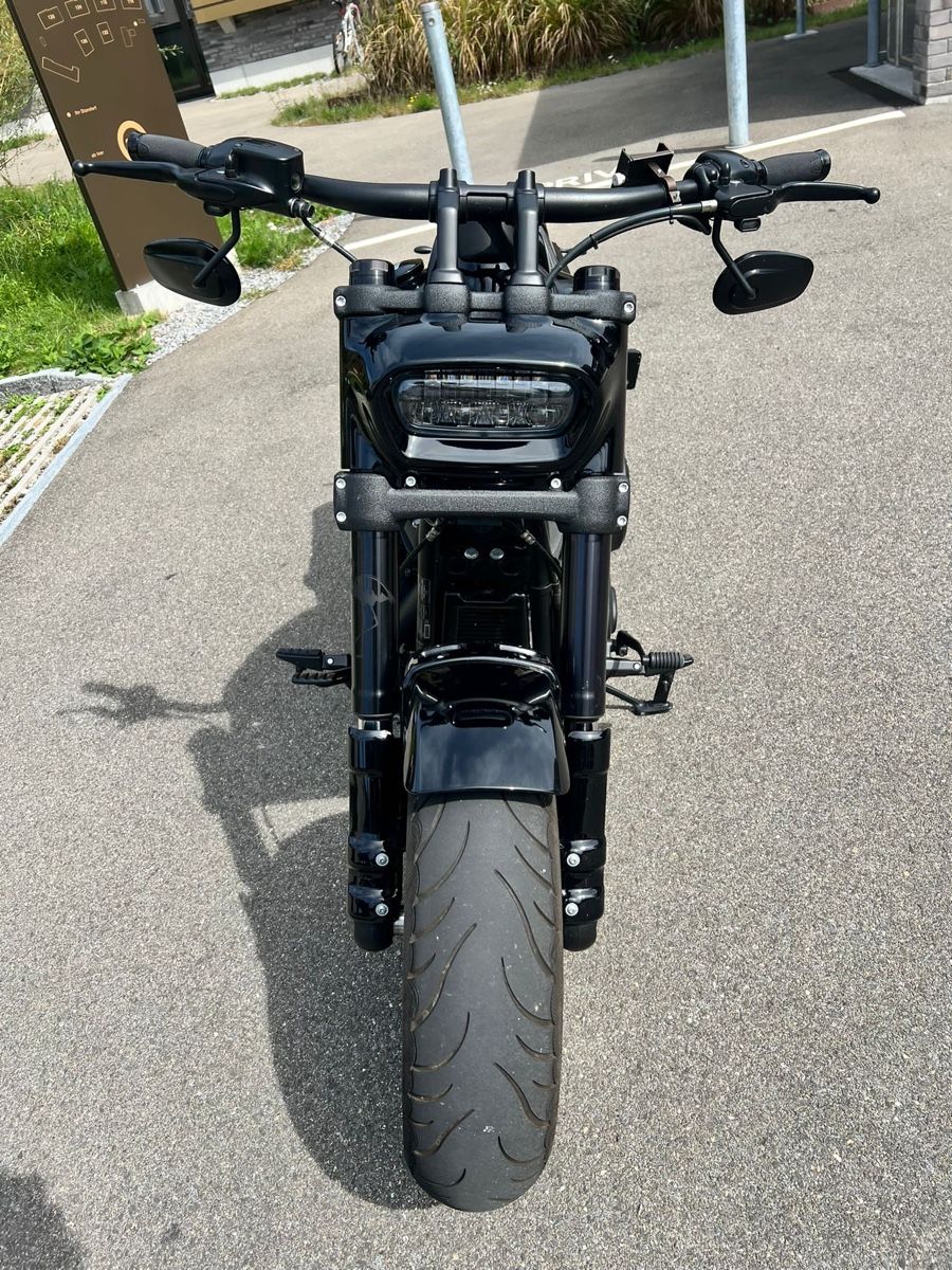 Harley-Davidson Chopper: Harley-Davidson Fat Bob 107 – Nuovo (secondo la descrizione) da Meilen venduto da Niccy66 1
