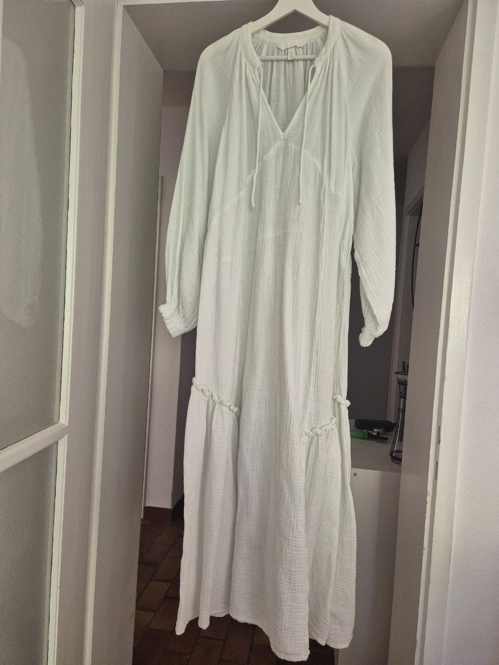 Zara Vestiti: 1 abito Zara e 1 H&M ,usate poche volte – Usato da Luzern venduto da jen_9s9n 2