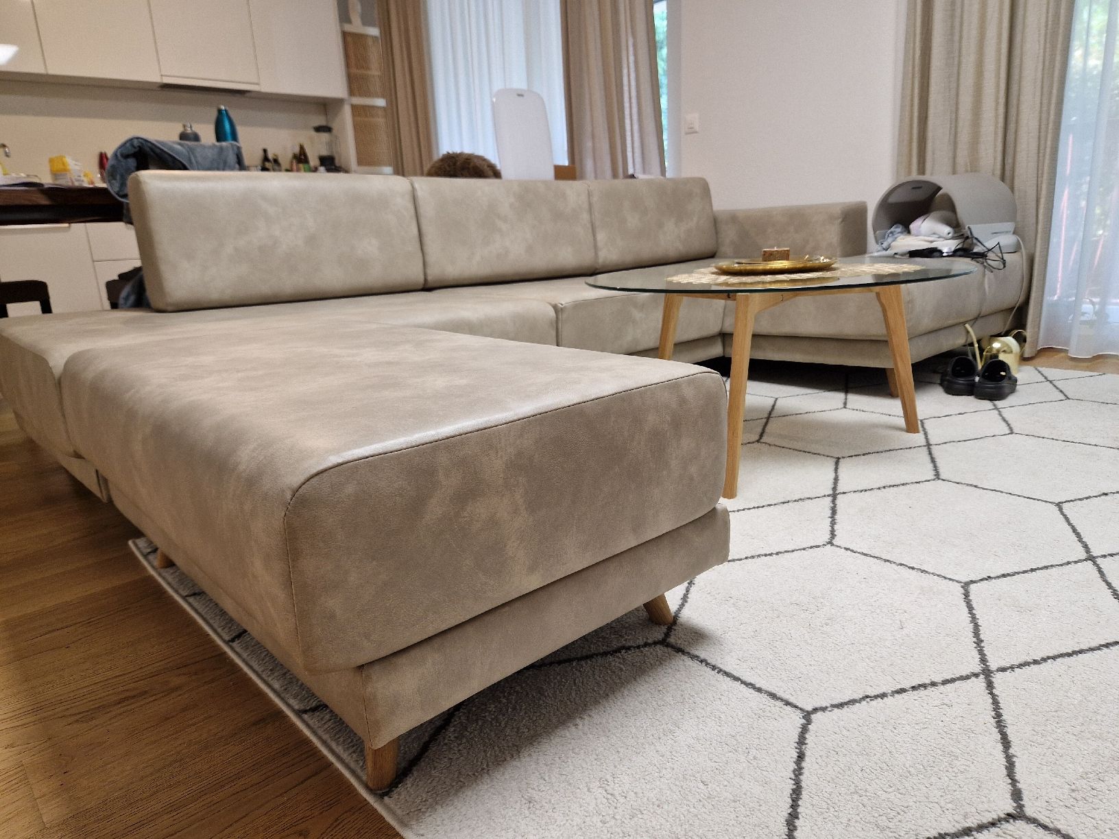 Sofas: Large Beige Sofa - faux leather, 305x215 – Gebraucht aus Zürich von zvr_8cw6 2