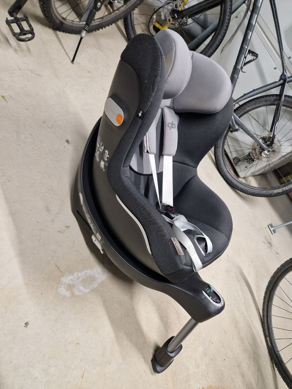 Seggiolini per auto: GB Vaya 2 i-Size Kindersitz – Usato da Bargen BE venduto da flo_8cv6