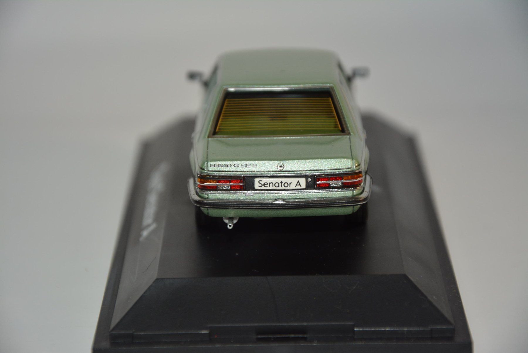 Opel Modellautos: Opel Senator A , opalgrün , Schuco , 1:43 – Neu und originalverpackt aus Goldach von Feivel9 7