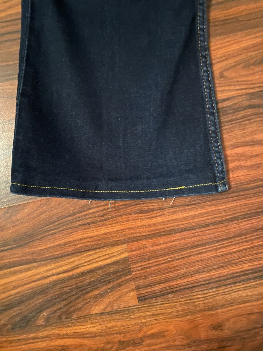 H&M Jeans: Dunkelblaue Schlaghose/ flared Jeans – Usato da Gretzenbach venduto da Lina.67 4