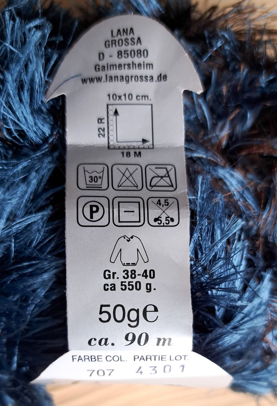 Wolle: Fransenwolle von Lana Grossa – Neu und originalverpackt aus Basel von Sweet-Yarns01 1