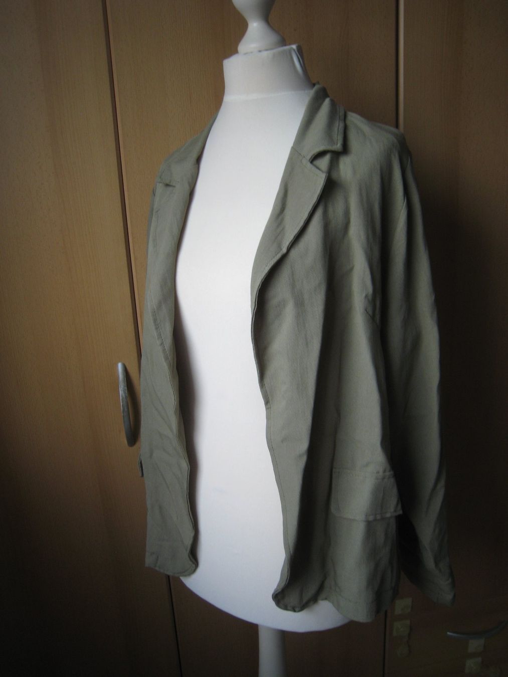 Zebra Giacche: leichte Blazer-Jacke ZEBRA   Gr. S  olivegrün – Usato da Dättlikon venduto da Mamakuga 6