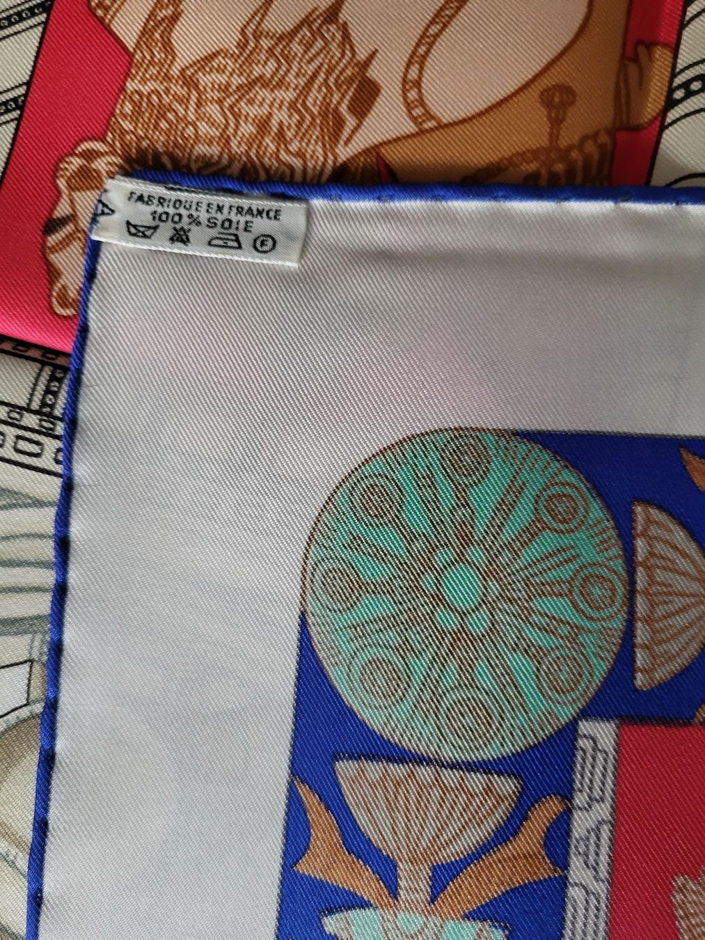 Hermès Foulard & Sciarpe: Hermès Seiden Tuch – Nuovo e nell'imballaggio originale da Meilen venduto da mads57 4