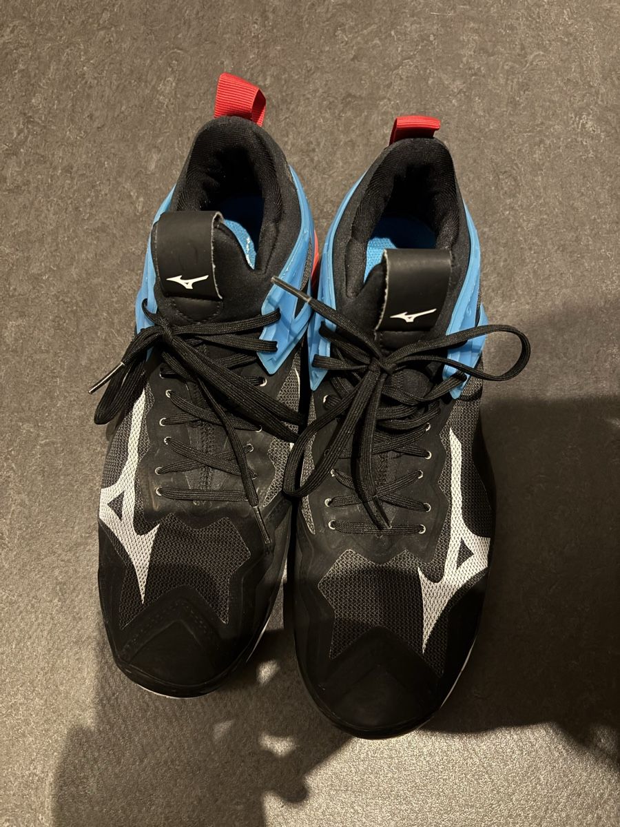 Mizuno Scarpe da uomo: Mizuno Hallenschuh – Usato da Thun venduto da jan_8mdn 1