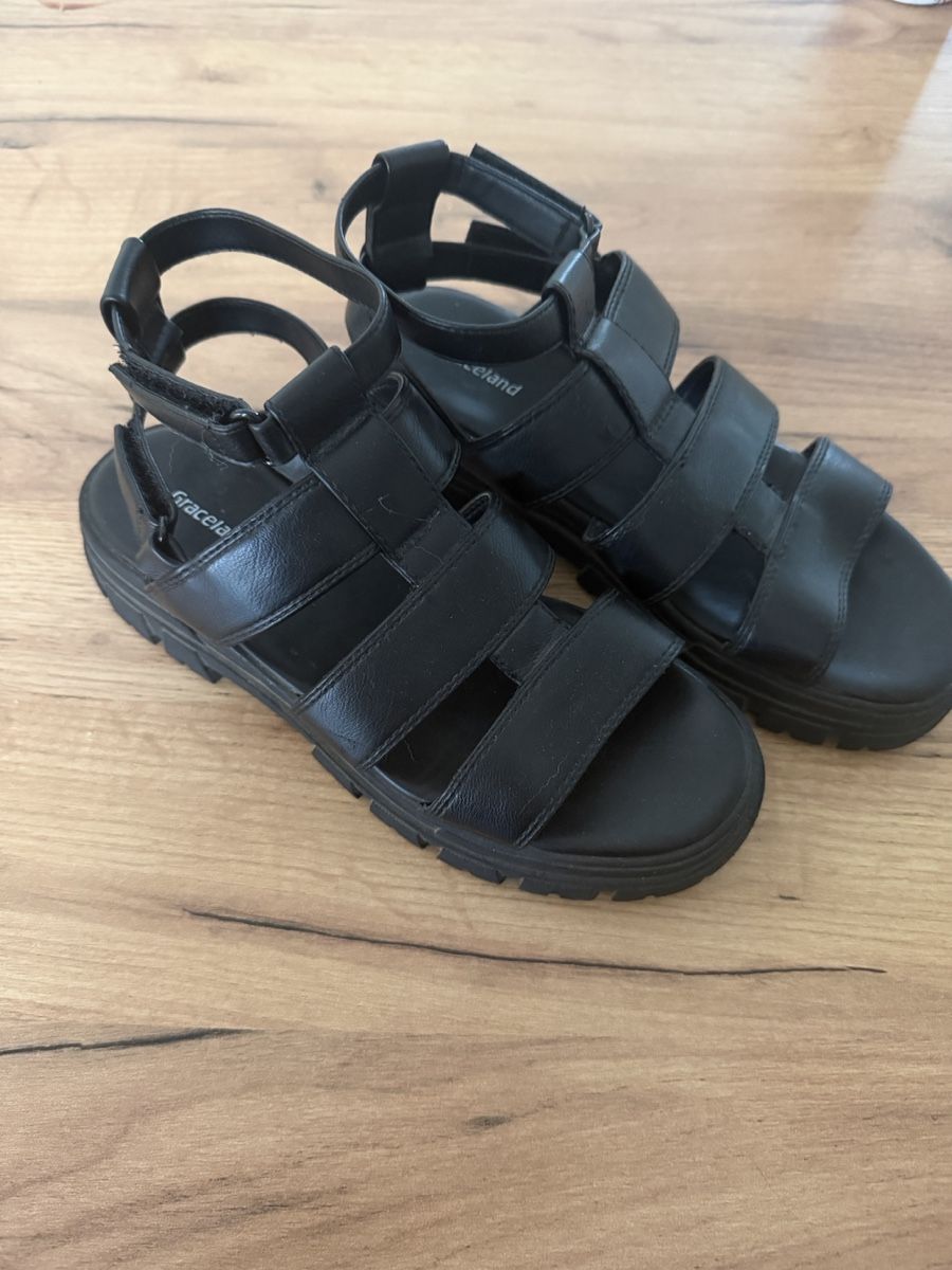 Graceland Schuhe für Mädchen: Graceland Sandalen schwarz Grösse 37 gebraucht – Gebraucht aus Volketswil von Natalia_91