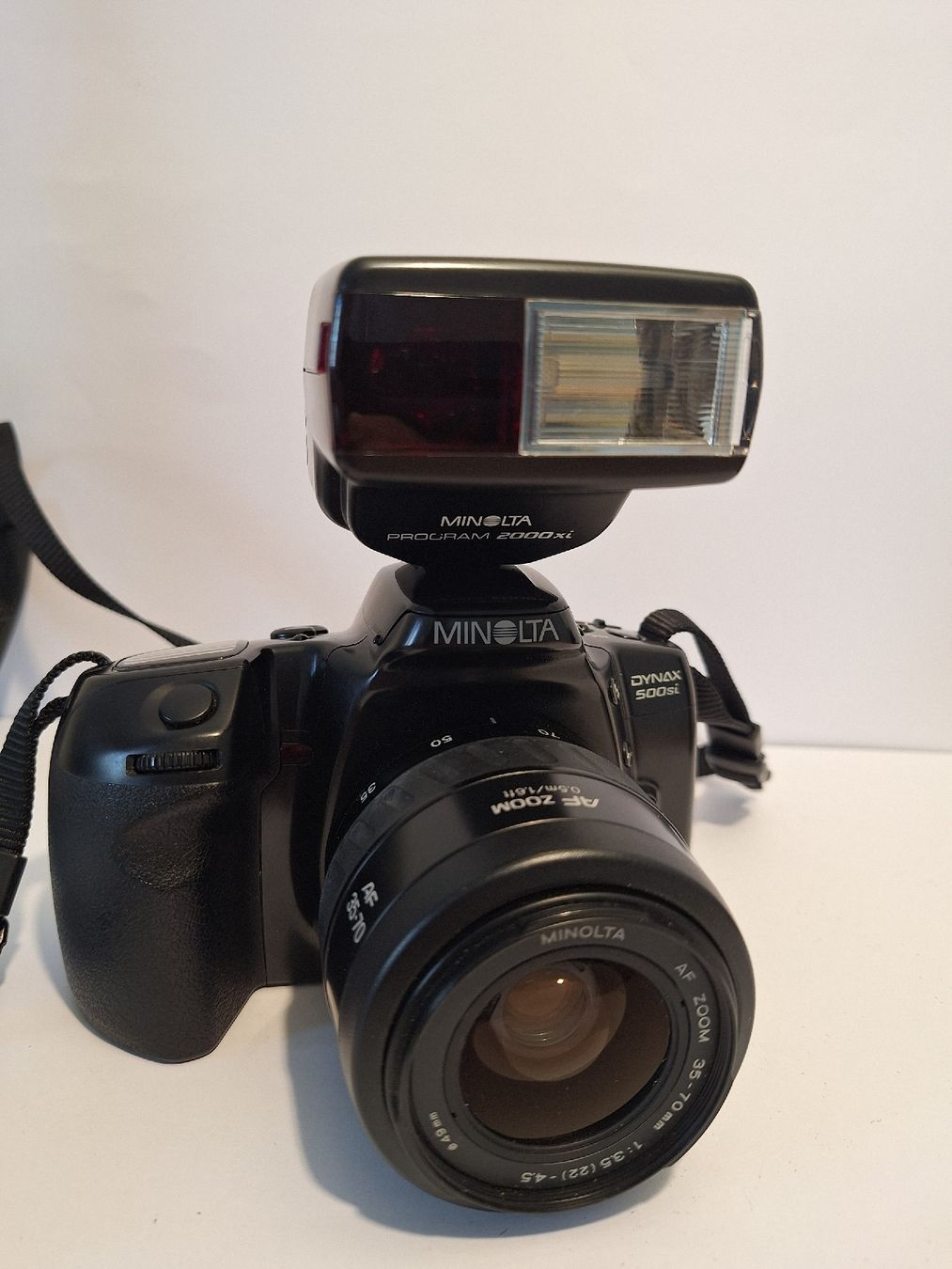 Minolta Fotocamera: Minolta Dynax 500si + 2 Objektive + Blitz + Tasche – Usato da Pfäffikon SZ venduto da TobyPeterson 1