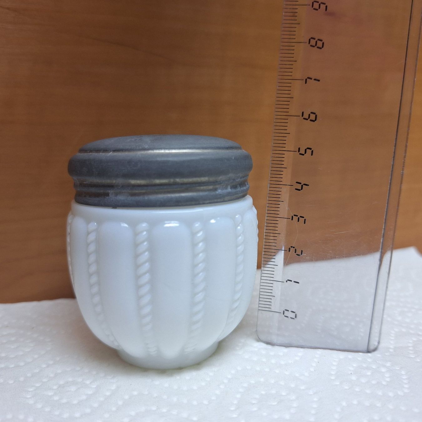 Alle Dekorationen: Versand möglich. Antike Milchglas Dose mit Schraubdeckel – Gebraucht aus Winterthur von Goldpipau 8