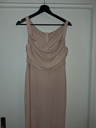 Elegantes, roségoldenes Abendkleid mit Schlitz, Grösse 36