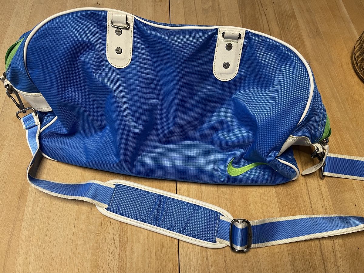 Nike Borse: Sporttasche Nike Retro – Usato da Winden venduto da gini_bini