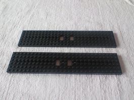 zwei Lok Chassis für die alte LEGO 12 Volt Eisenbahn System