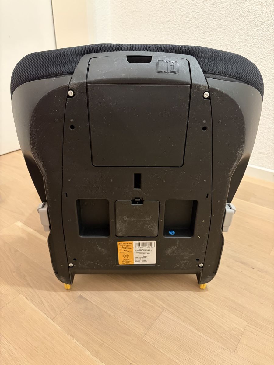 Maxi-Cosi Seggiolini per auto: Maxi-Cosi Kore Pro i-Size, schwarz – Usato da Greifensee venduto da daniel1982 4