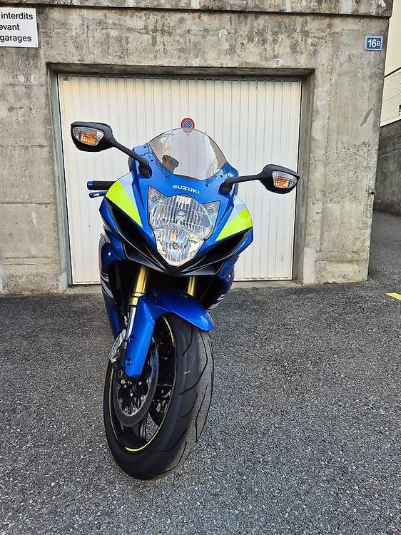 Suzuki Strada: Suzuki - Replica Moto GP gsx-r 750 – Usato da Lausanne venduto da Sylvain15 4