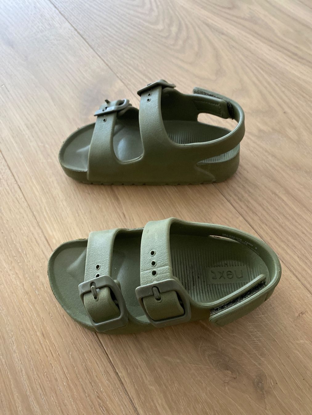 Next Schuhe für Jungen: Sandalen grün Grösse UK 5 – Gebraucht aus Bolligen von Noeggeli10 1