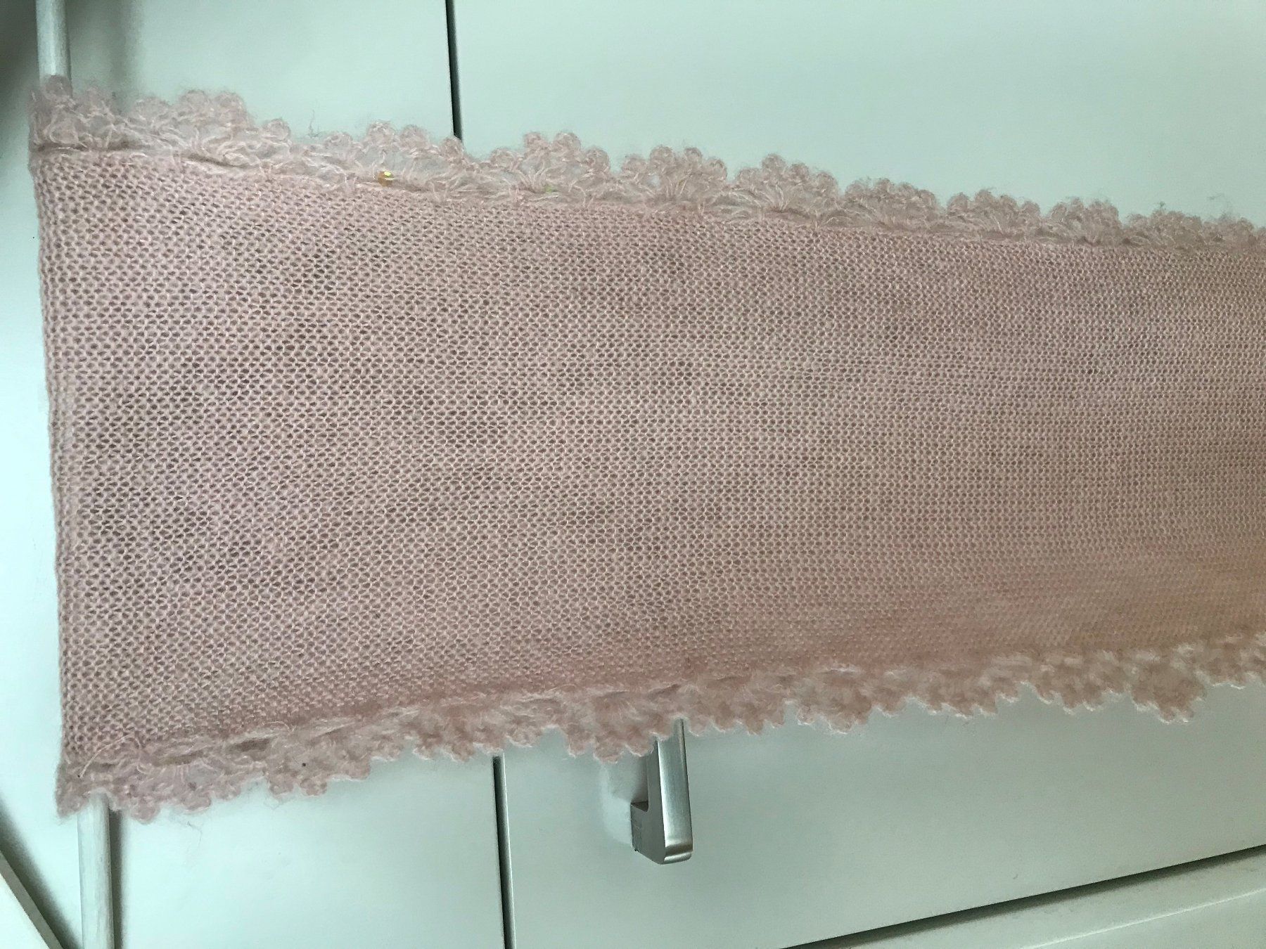 Foulard & Sciarpe: Rosa Winter-Schal mit Pailletten – Nuovo (secondo la descrizione) da Zürich venduto da LisM. 3