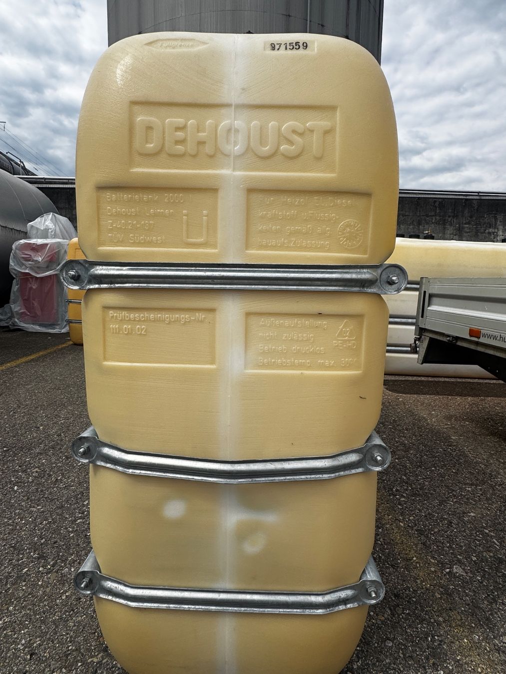 Heizung: 2000lt Kunststoff Tank – Gebraucht aus Wittenbach von SaintCity9300