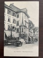 SOLOTHURN Gerechtigkeitsbrunnen, belebt, Holz auf Strasse