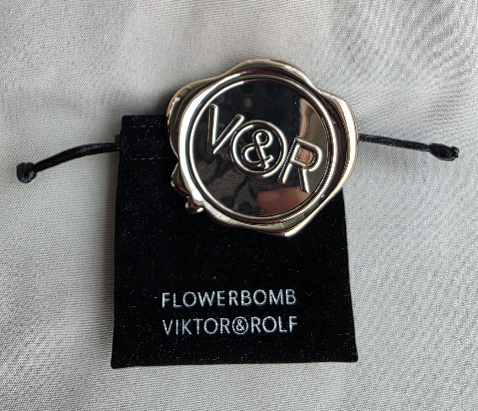 Specchi: Miroir de Poche Viktor&Rolf - Édition "Flowerbomb" – Nuovo (secondo la descrizione) da Cortaillod venduto da Amira_Nad 1