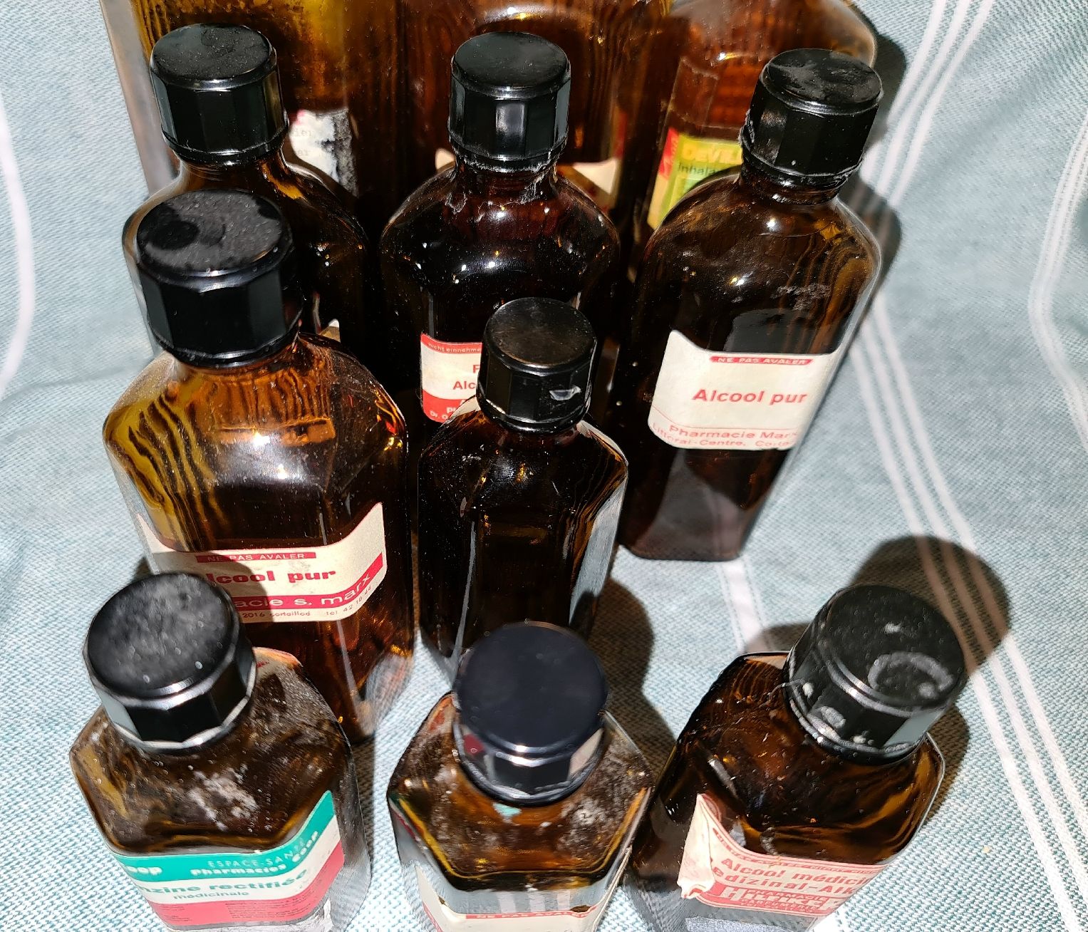 Accessori da laboratorio: Bouteilles de pharmacie / lot. – Usato da Cortaillod venduto da signep 4