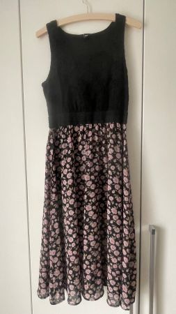 Damenkleid schwarz/rosa geblümt Grösse L guter Zustand